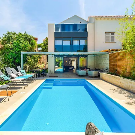 Villa White Star Ii