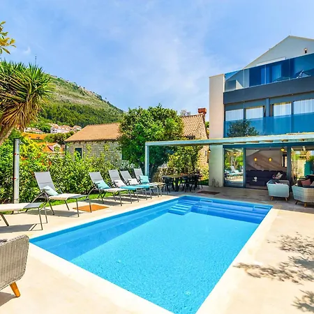 Villa White Star Ii